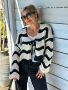 Süße Onesize Strickjacke zum binden in Schwarz/Weiss