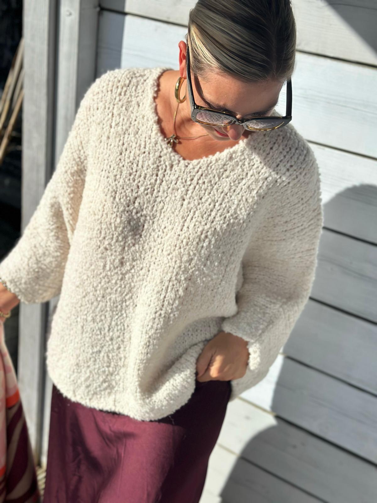 Süßer Onesize Grobstrick Pullover in Wollweiss