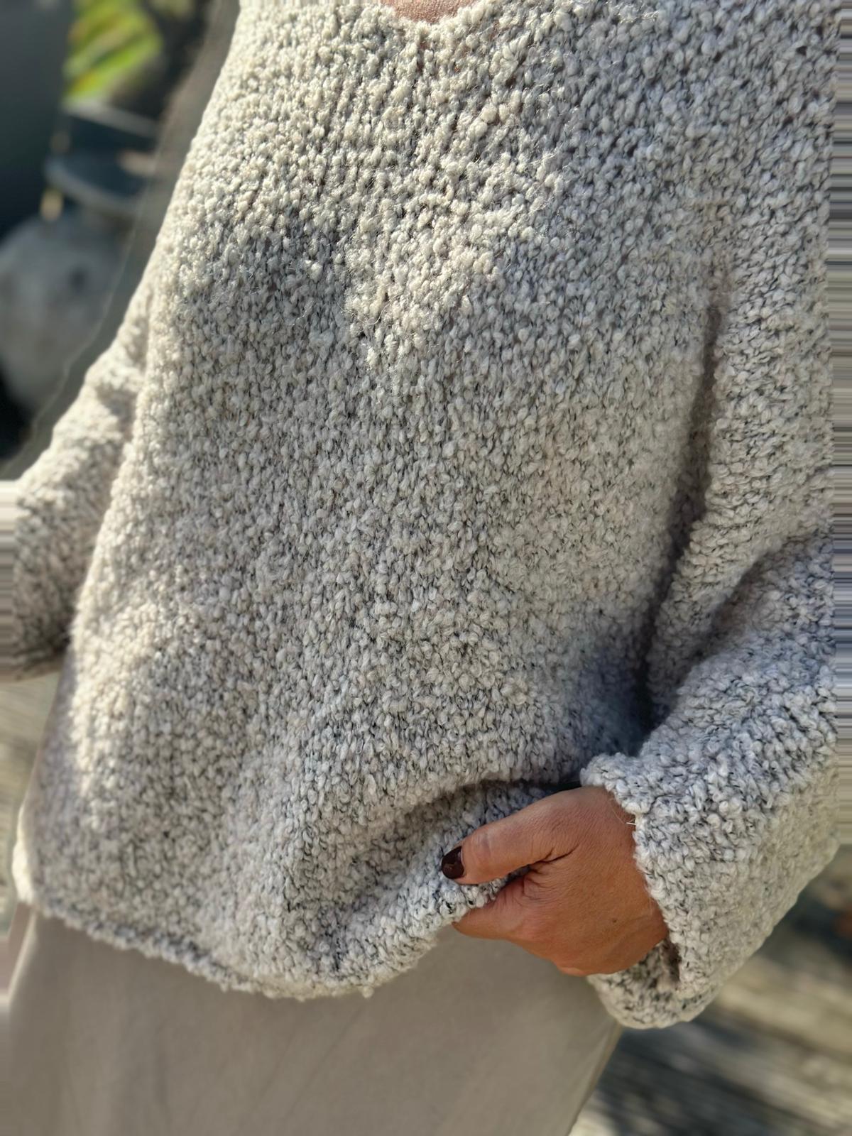 Süßer Onesize Grobstrick Pullover in Hellgrau