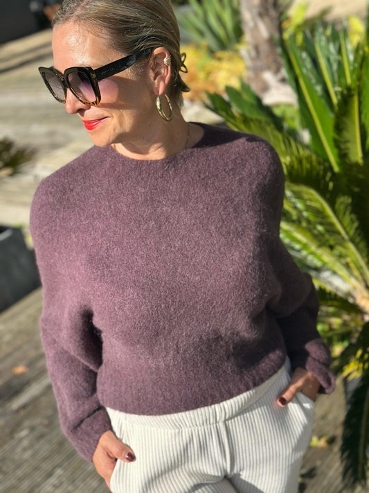 Cropped geschnittener Kuschelpullover "ELLA" in Braun-Flieder