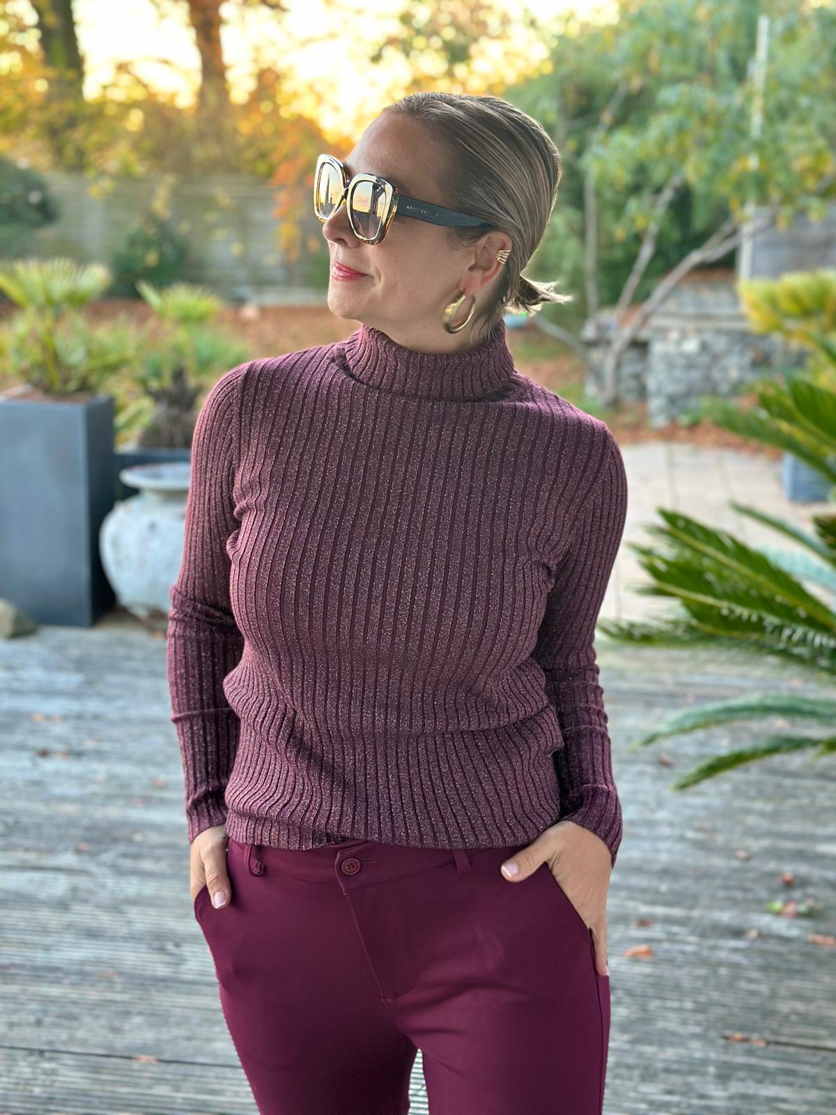 Glitzer Rollkragen in Bordeaux