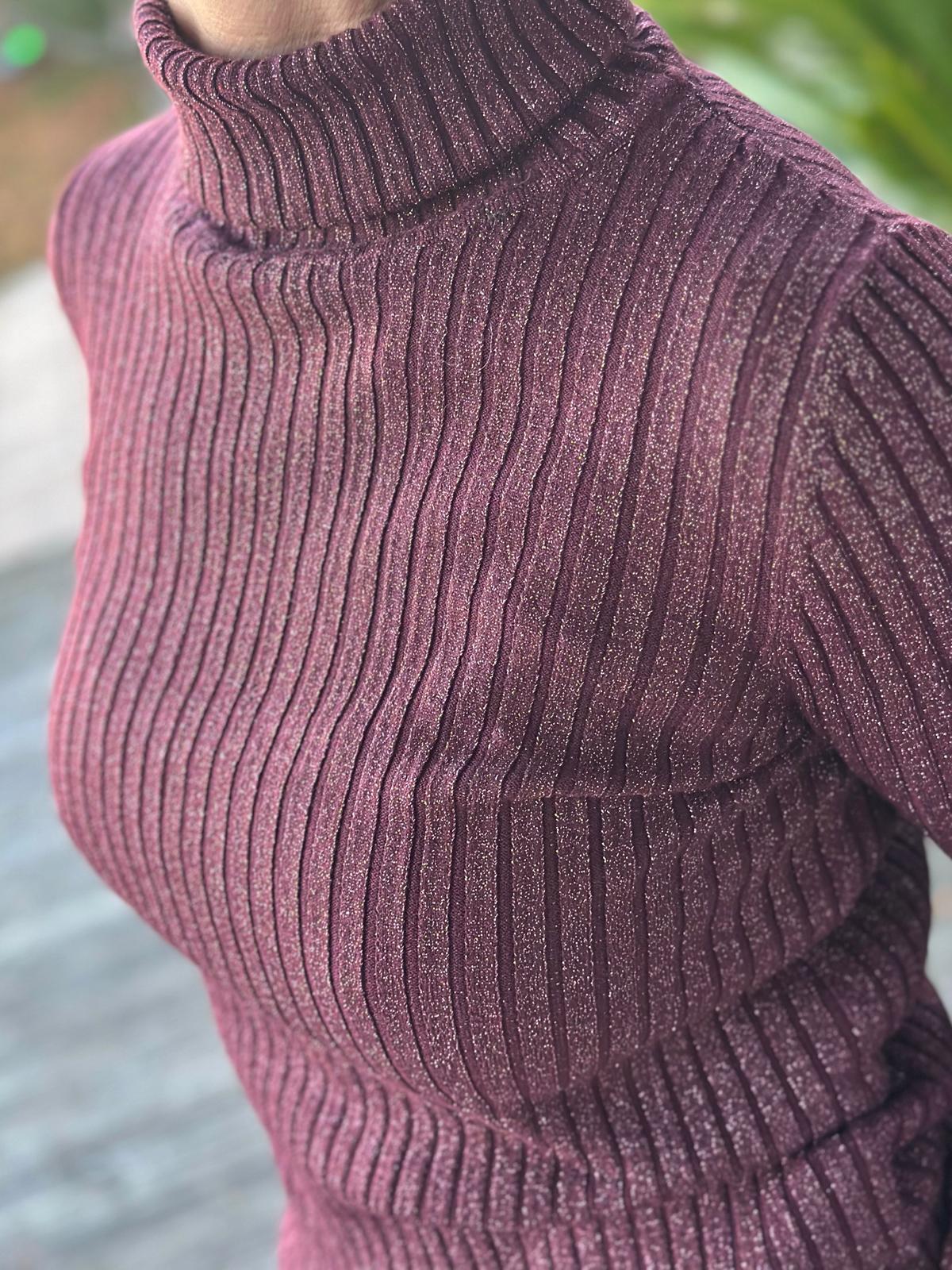 Glitzer Rollkragen in Bordeaux