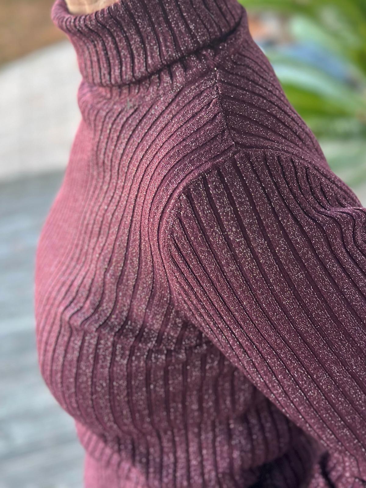 Glitzer Rollkragen in Bordeaux