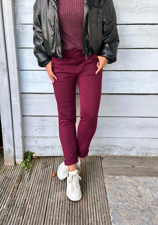 Stylische Lieblingshose in Bordeaux