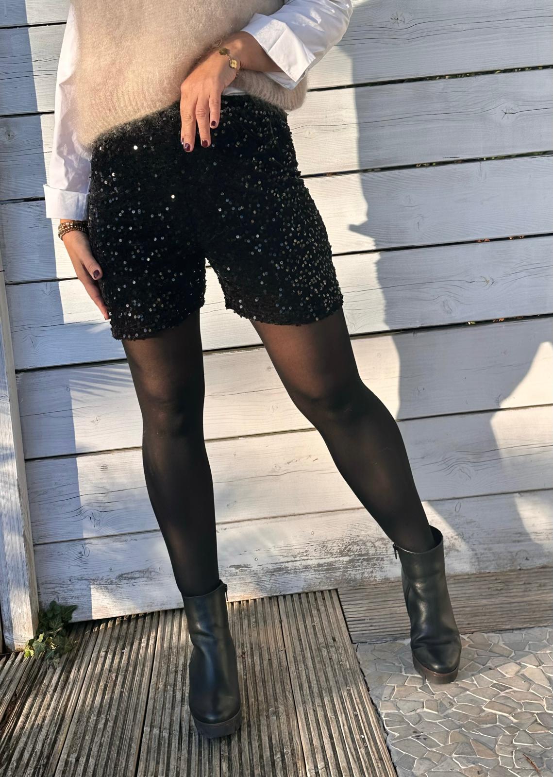 Zuckersüße Pailletten Shorts in FLASHY BLACK