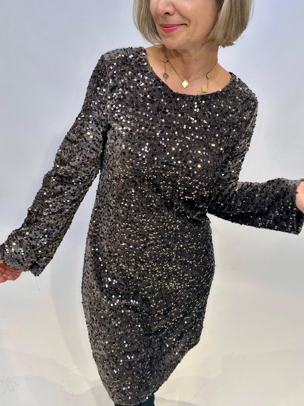 Zuckersüßes Paillettenkleid in Taupé