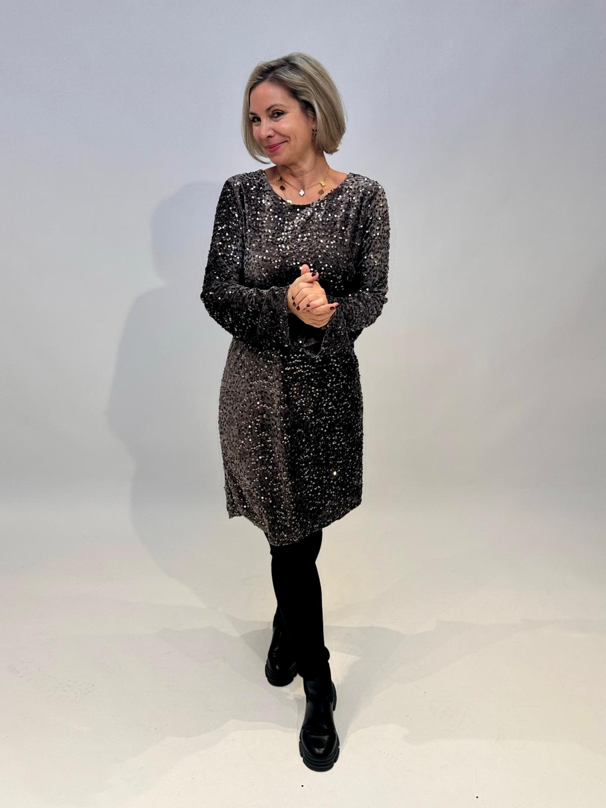 Zuckersüßes Paillettenkleid in Taupé