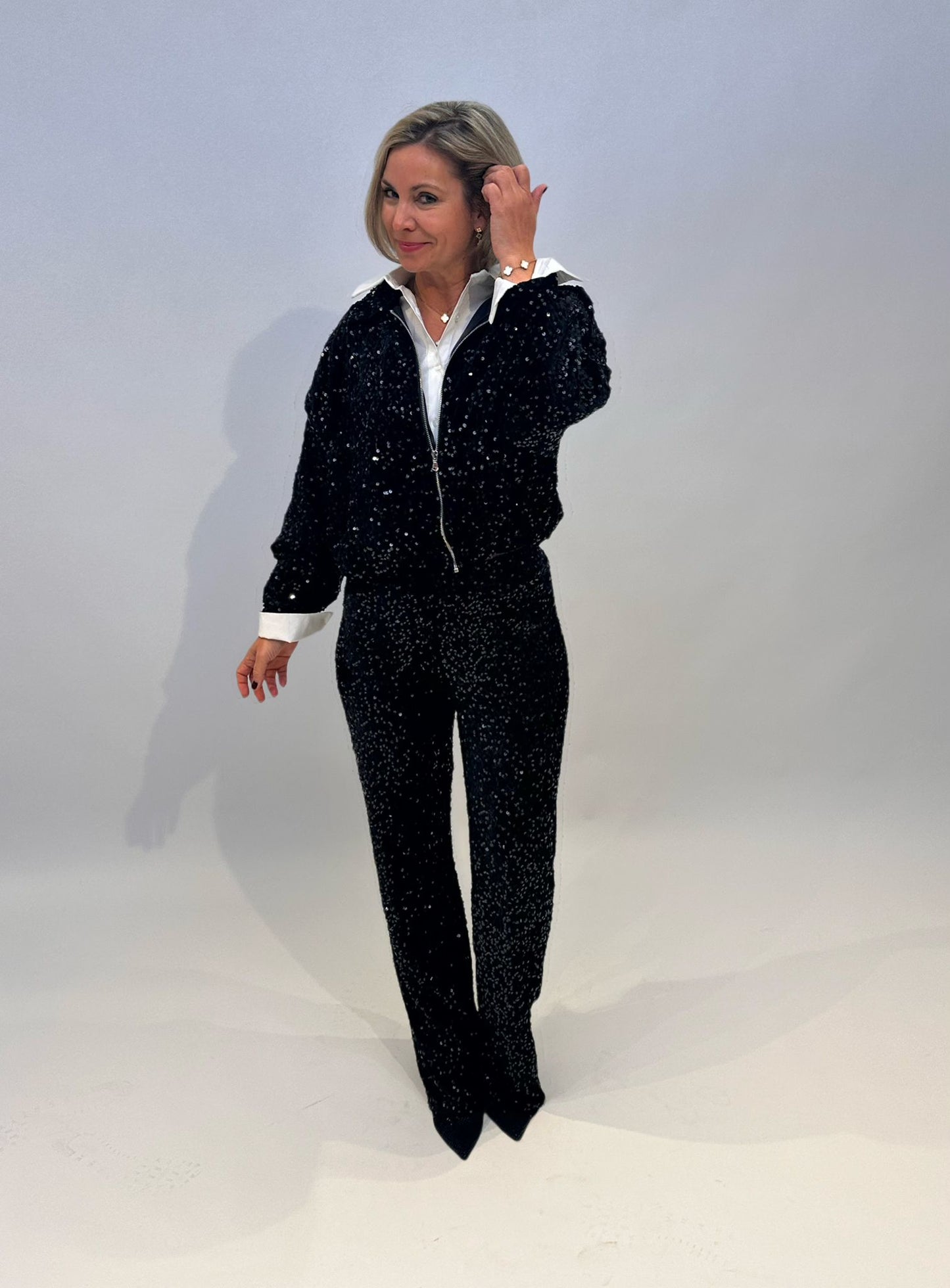 Wunderschöne GLOSSY Pailletten-Bomberjacke in Schwarz