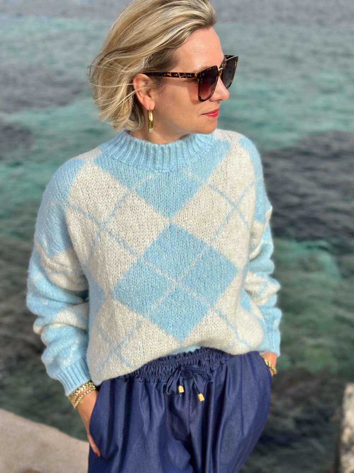 Zuckersüßer "GROBSTRICK" Rautenpulli in Hellblau