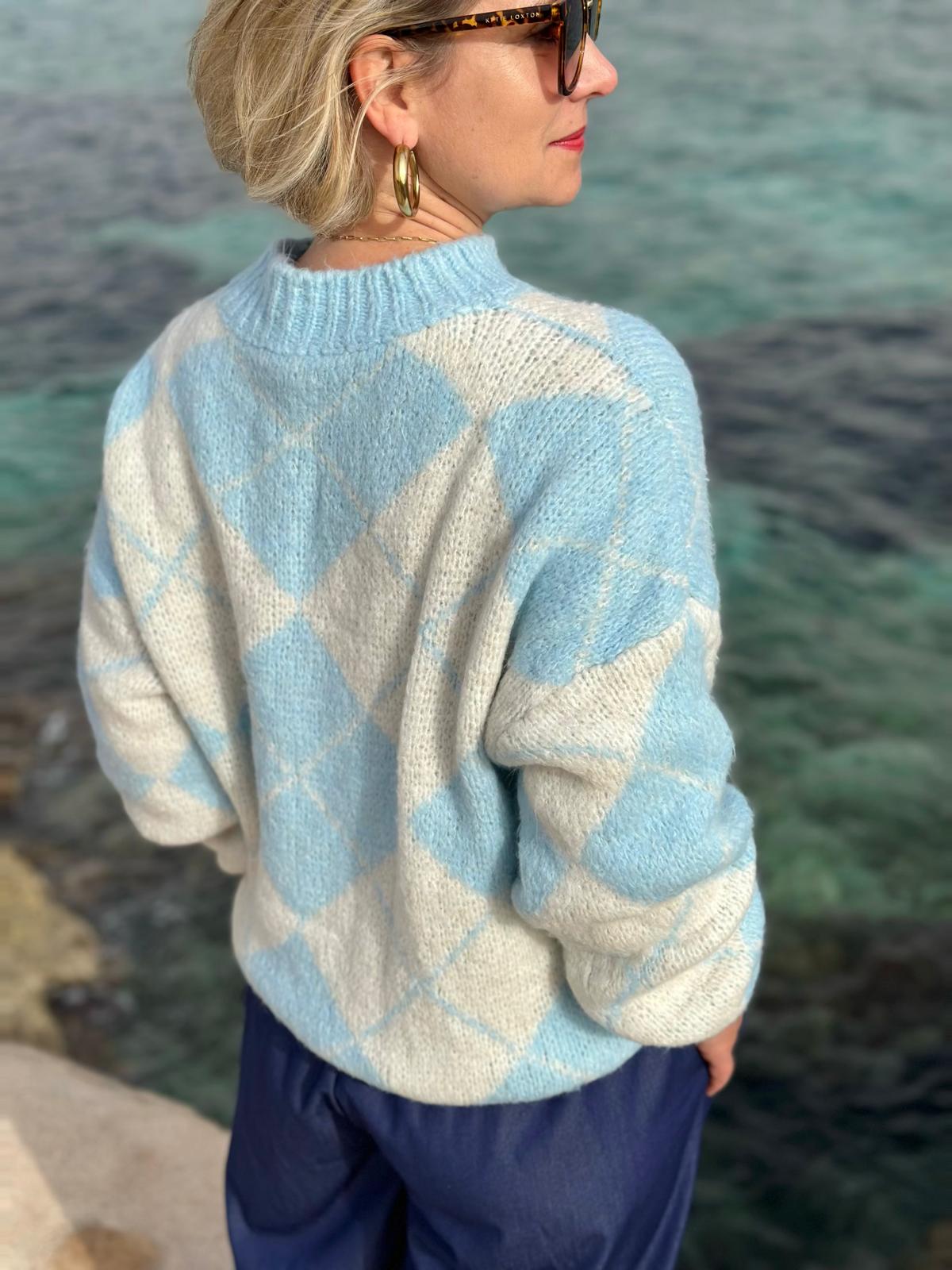 Zuckersüßer "GROBSTRICK" Rautenpulli in Hellblau