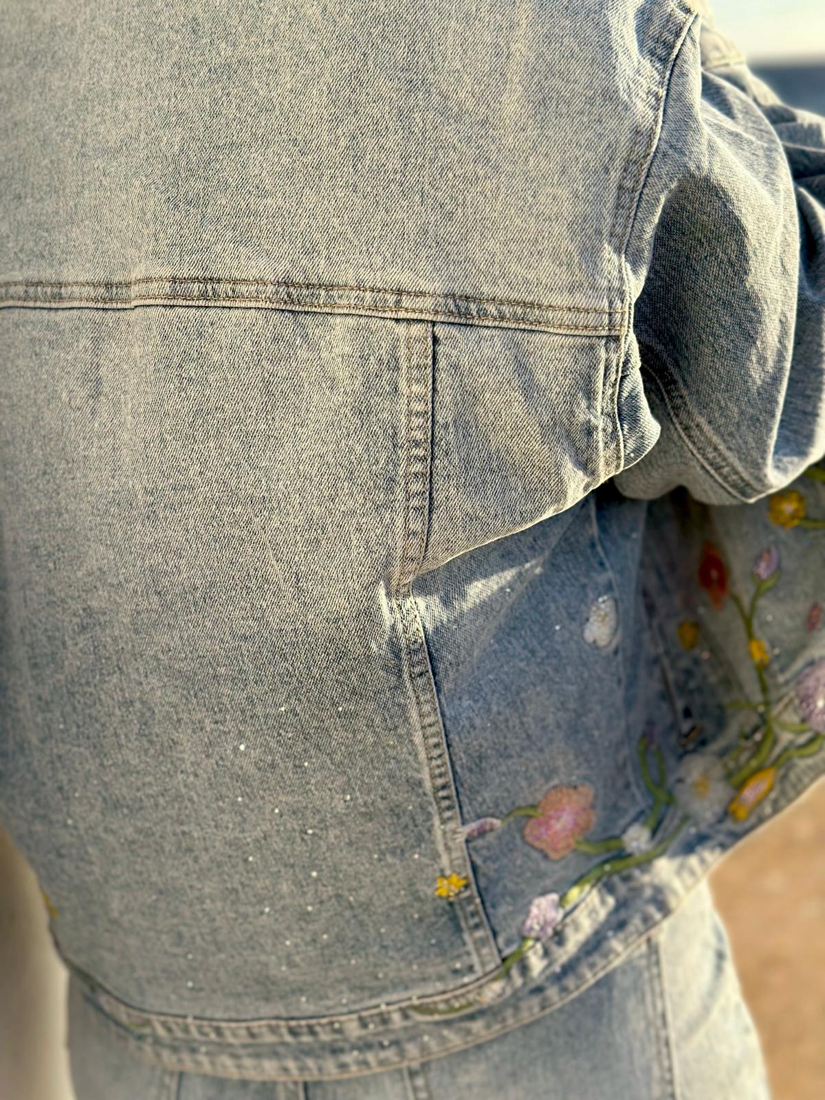 Boho Denim Jacke mit Blumenstickerei