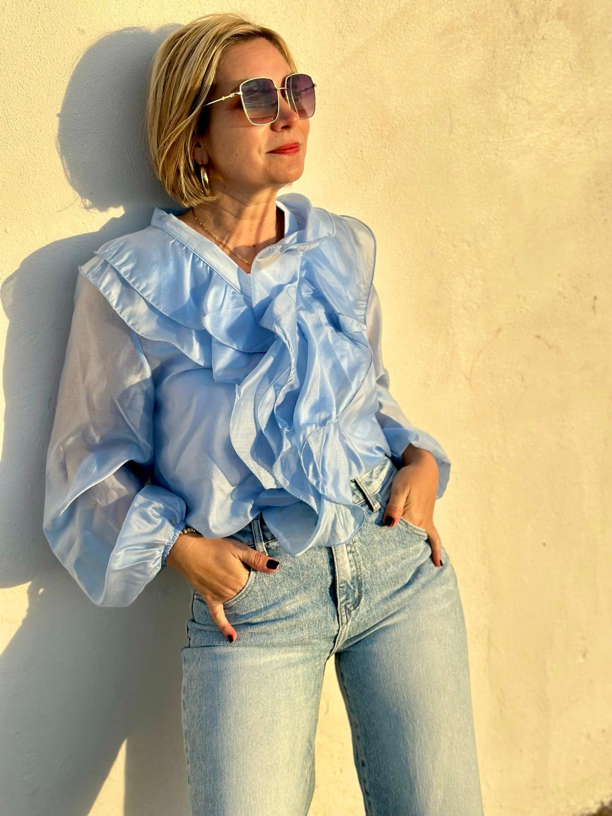 Elegante Volantbluse mit zarter Transparenz in Ocean