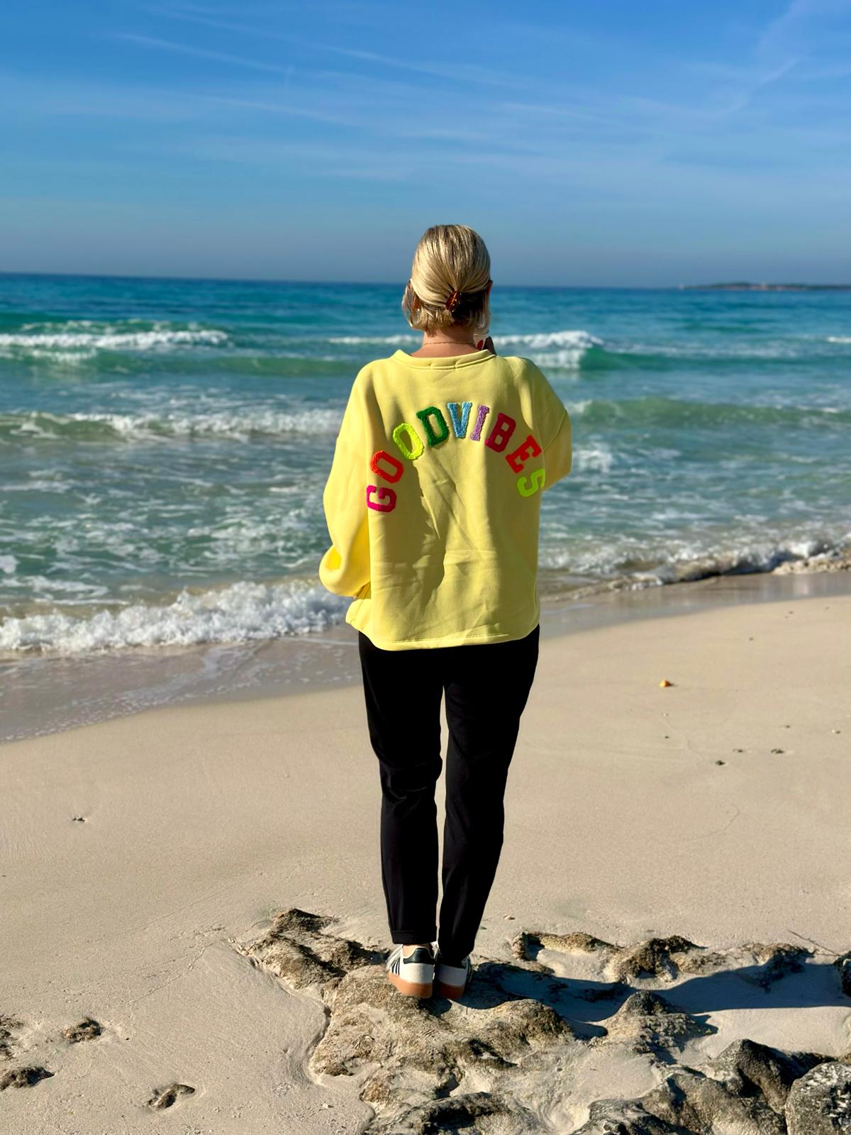 GOOD VIBES Statement Sweatshirt in Lemon Yellow