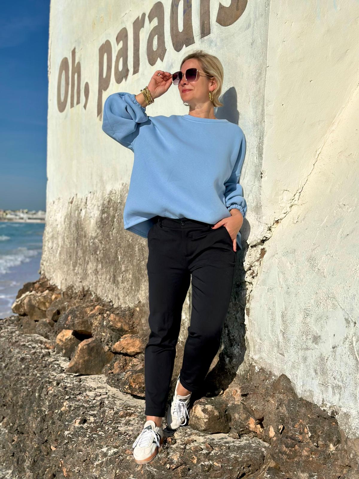 GOOD VIBES Statement Sweatshirt in OZEAN BLAU
