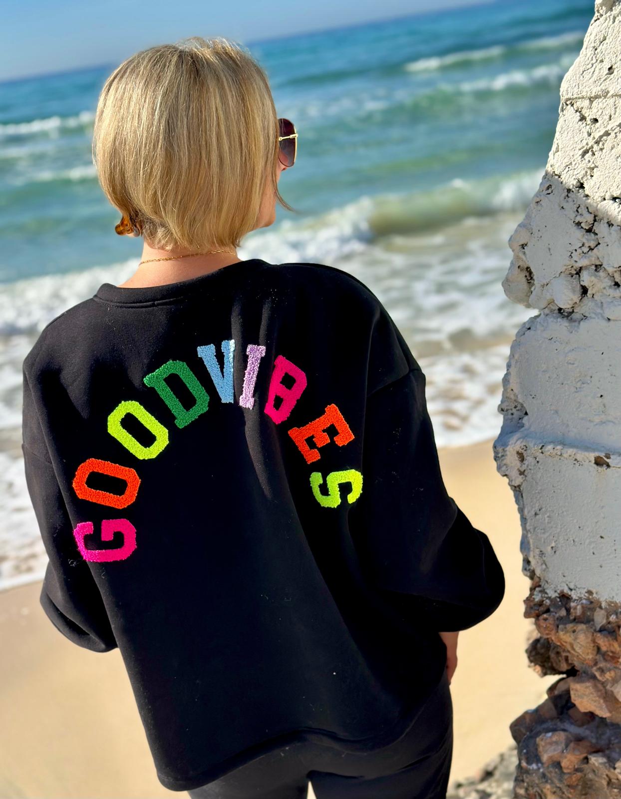 GOOD VIBES Statement Sweatshirt in CLASSY BLACK