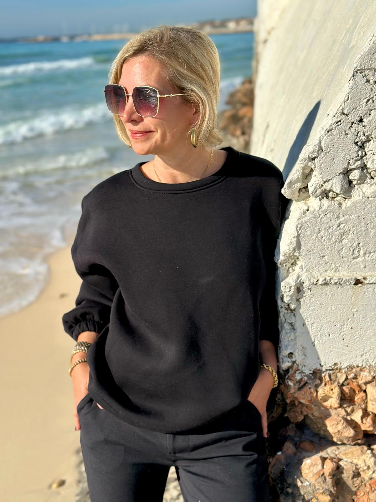 GOOD VIBES Statement Sweatshirt in CLASSY BLACK