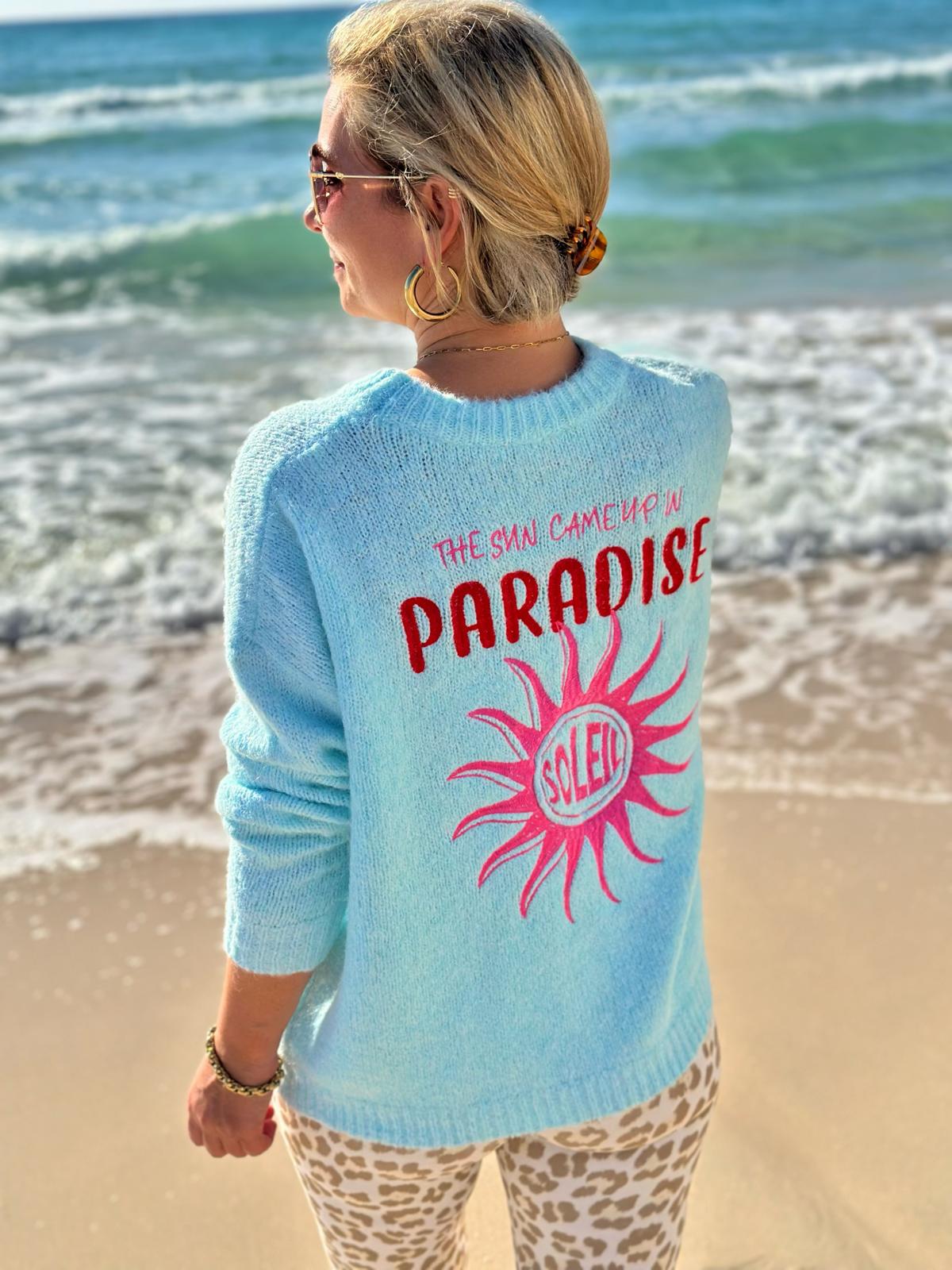 Strickpullover „Sun in Paradise“ – Sommerlicher Statement-Knit in Hellblau