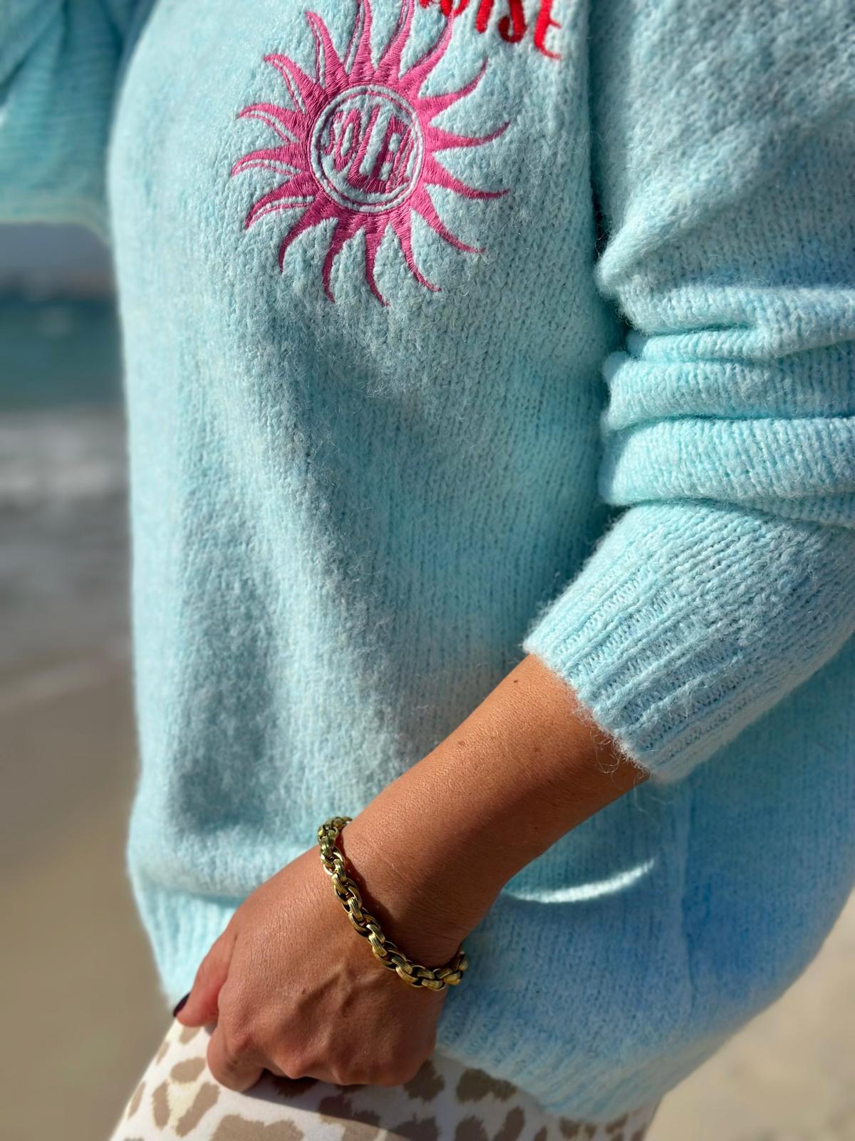 Strickpullover „Sun in Paradise“ – Sommerlicher Statement-Knit in Hellblau