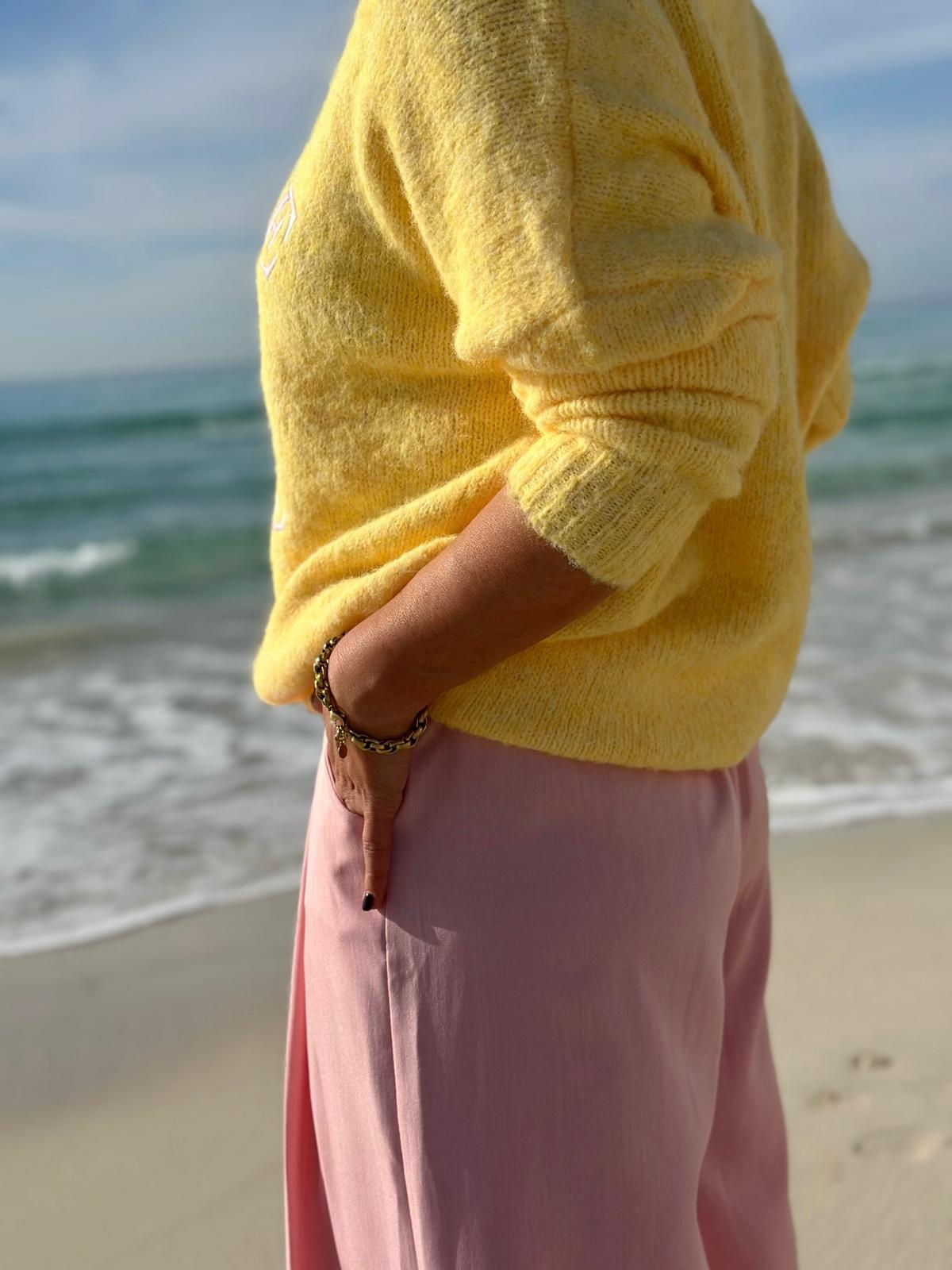 Crème de la Crème – Strickpullover mit Statement-Stick in SUNNY YELLOW