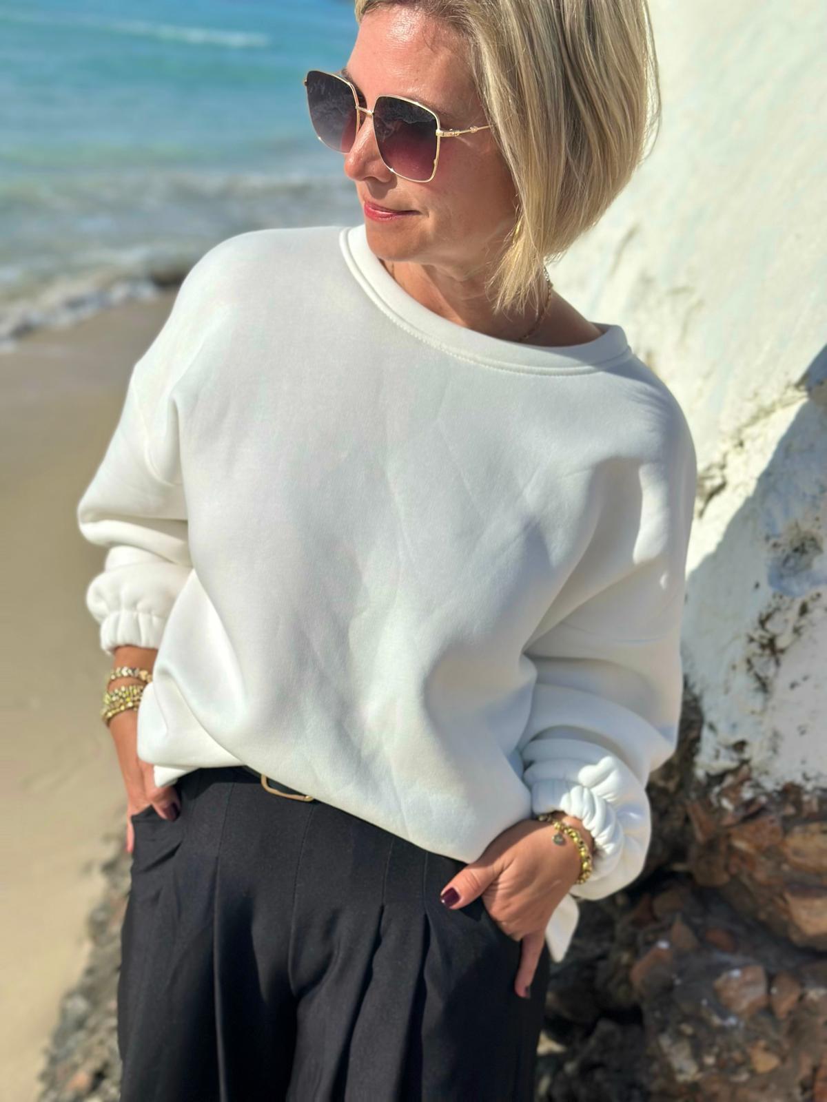 GOOD VIBES Statement Sweatshirt in WHITE