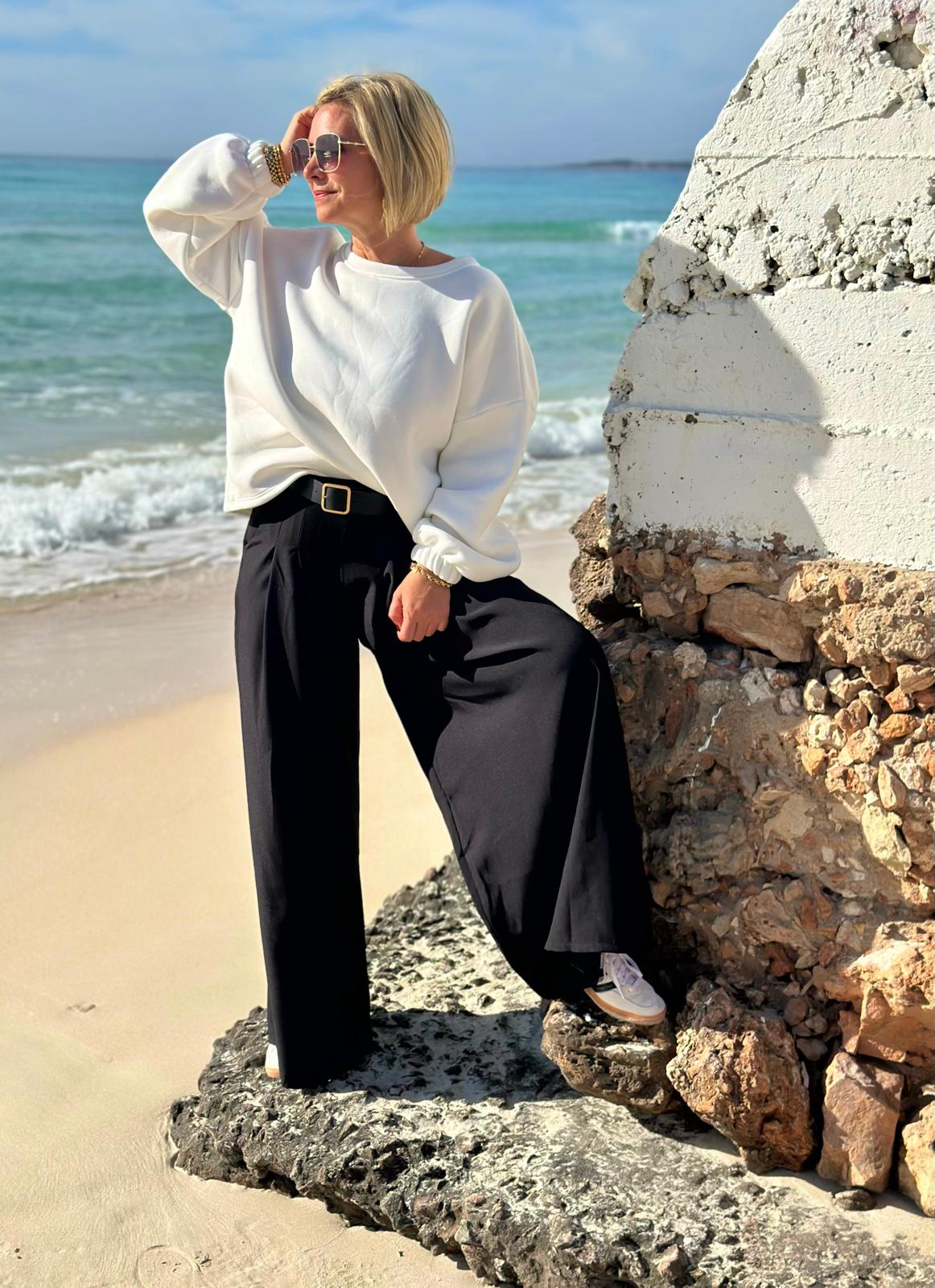 Easy Glam – Fließende High-Waist-Hose in Schwarz