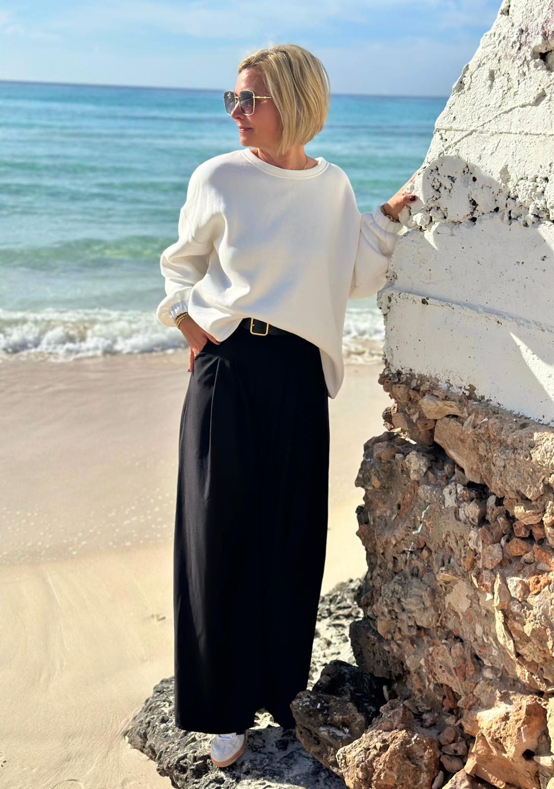 Easy Glam – Fließende High-Waist-Hose in Schwarz