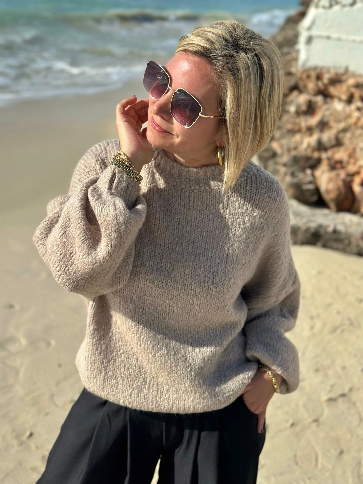 Mommy – Strickpullover mit Statement-Rücken in Taupé