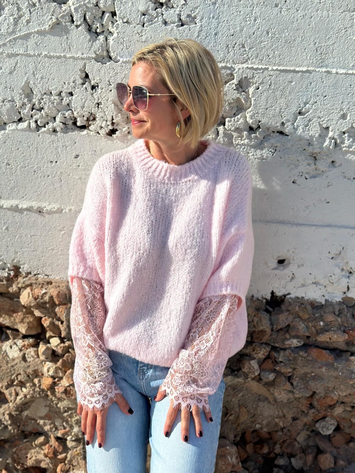 Lace Love – Strickpullover mit Spitzendetail in Rosé