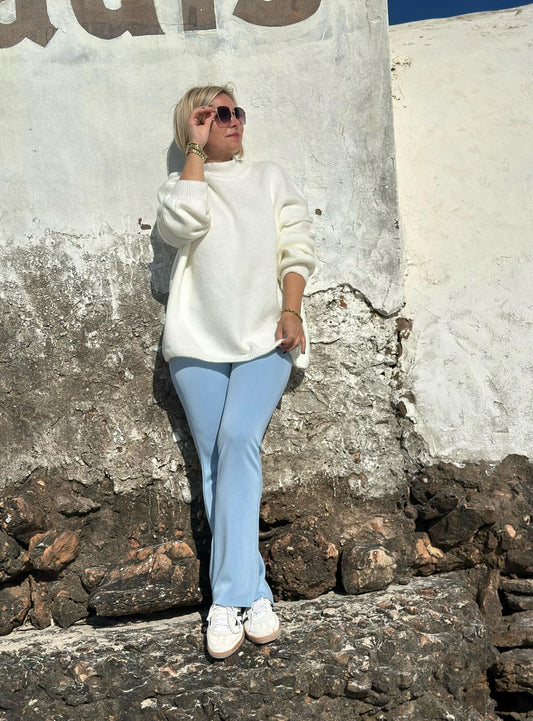 Hellblaue Flared Leggings mit leichtem Schlag