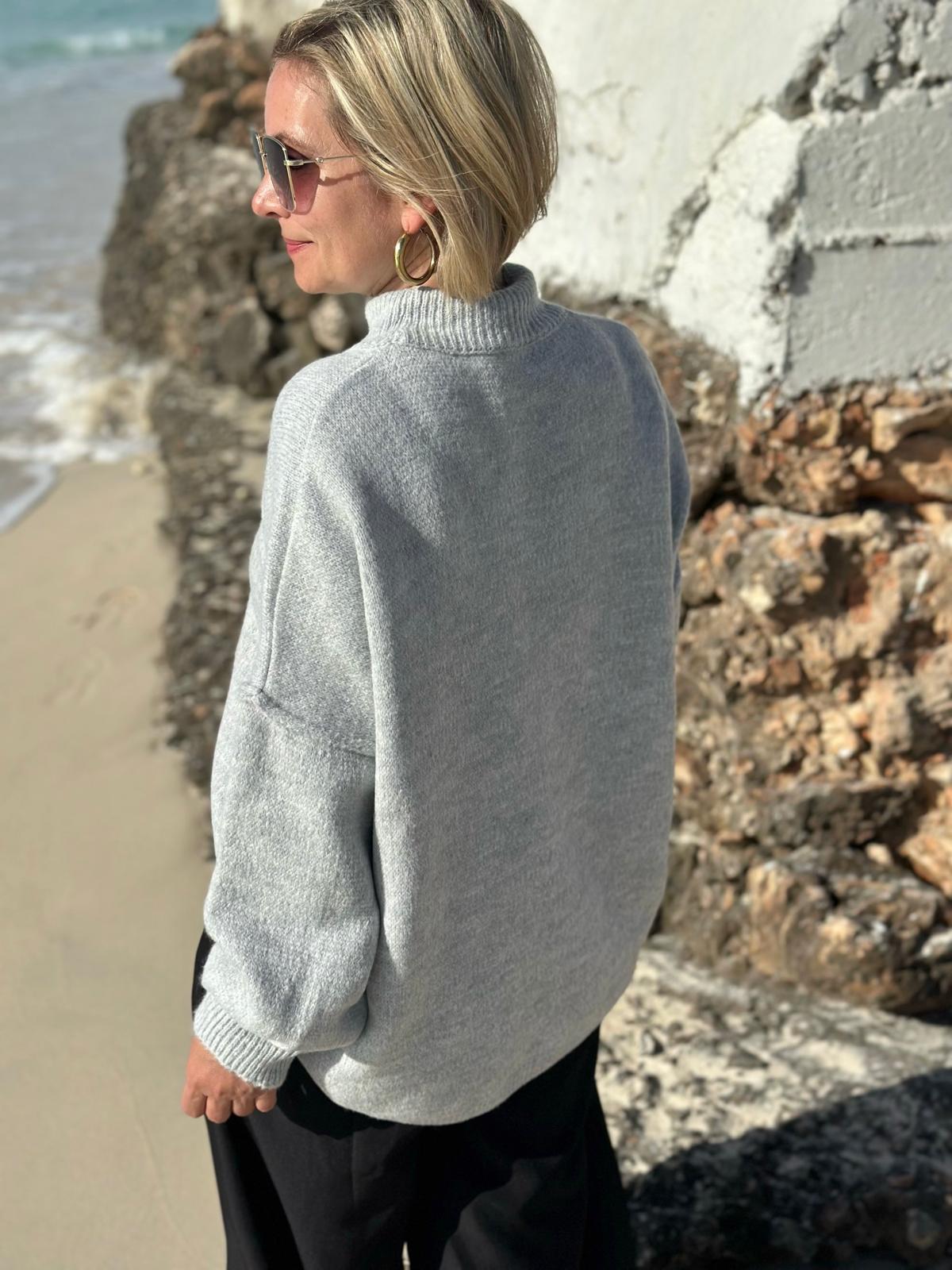Feel Good Knit – Rollkragenpullover in Grau