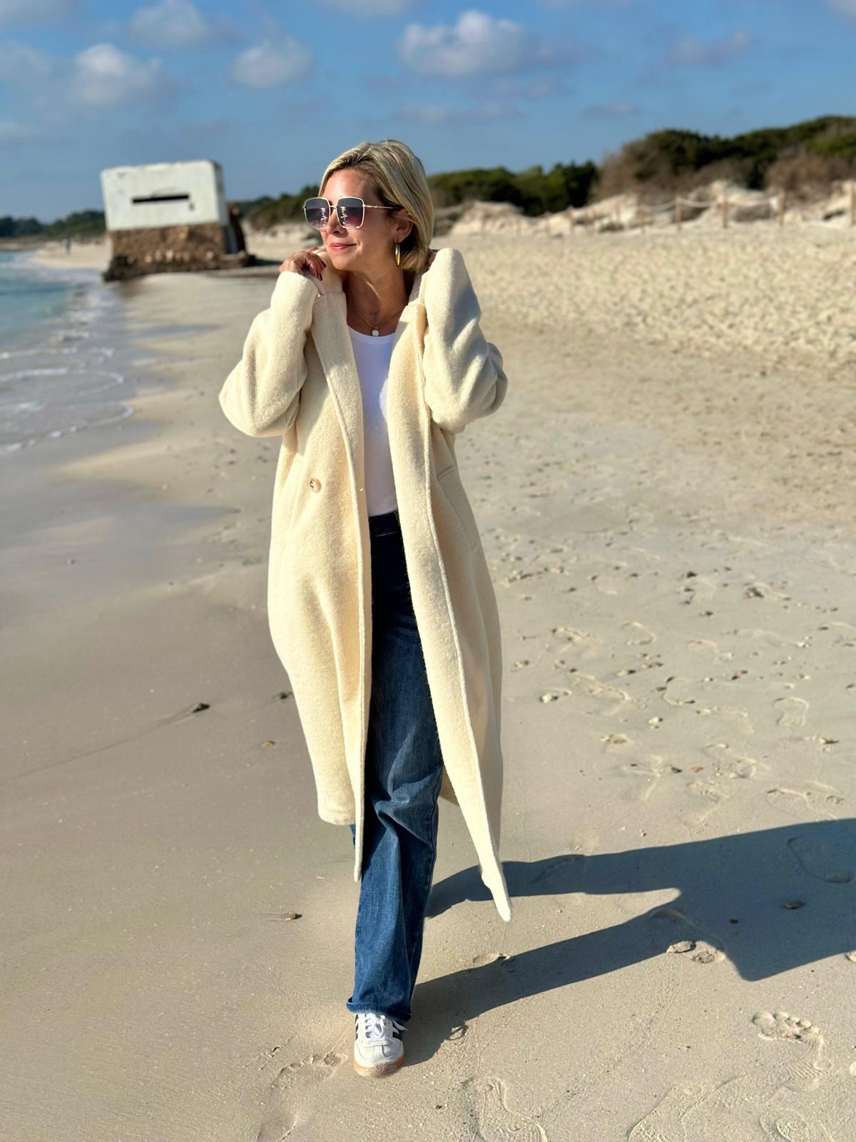 Eleganter Wollmantel in Creme