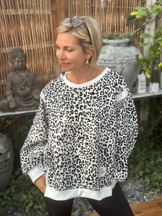 Wild & Cozy – Leo Sweatshirt in Dark