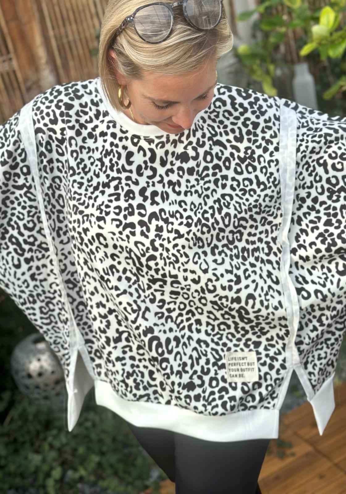 Wild & Cozy – Leo Sweatshirt in Dark