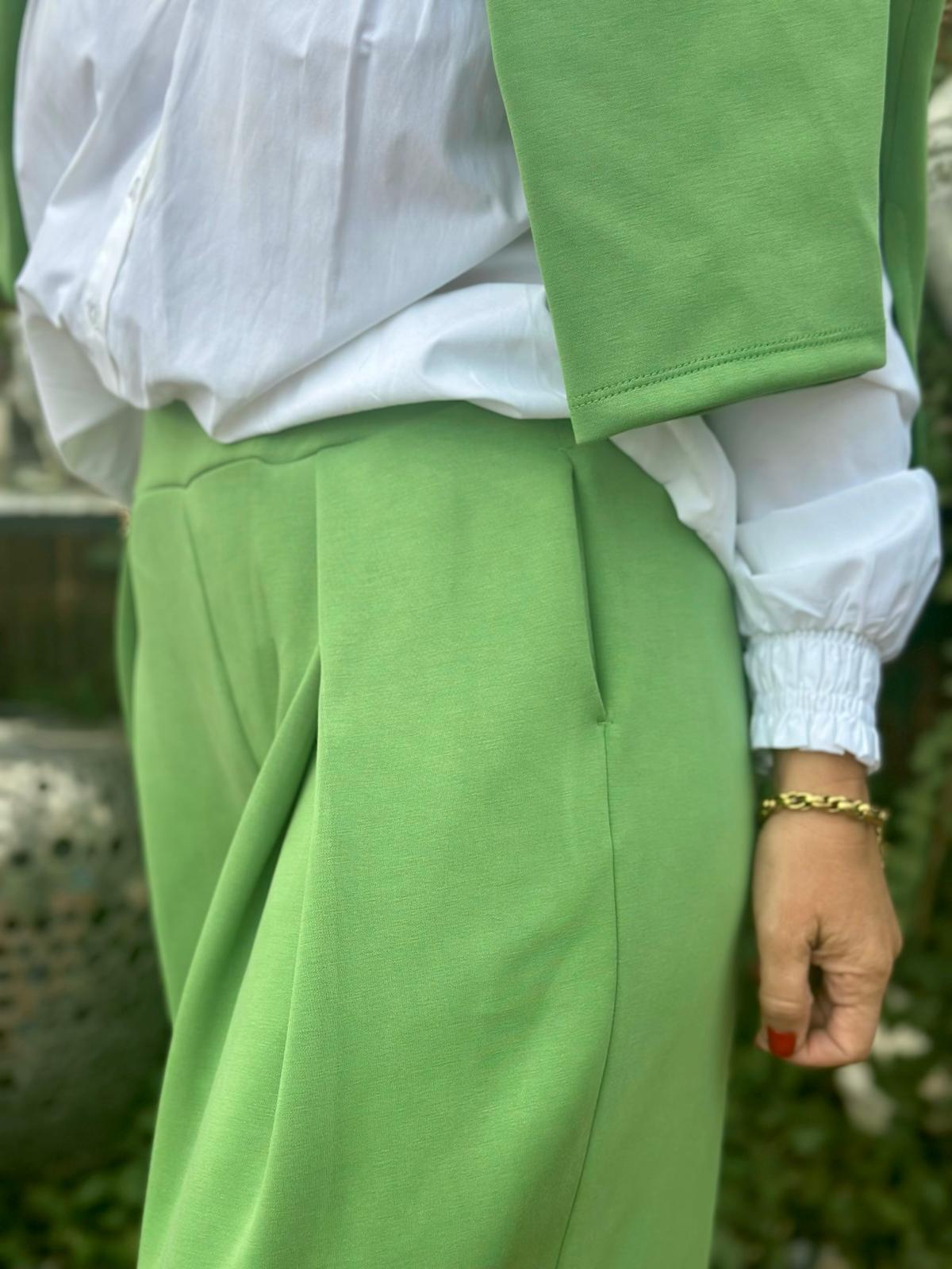 Soft Flow Wide Leg Hose in Apfelgrün