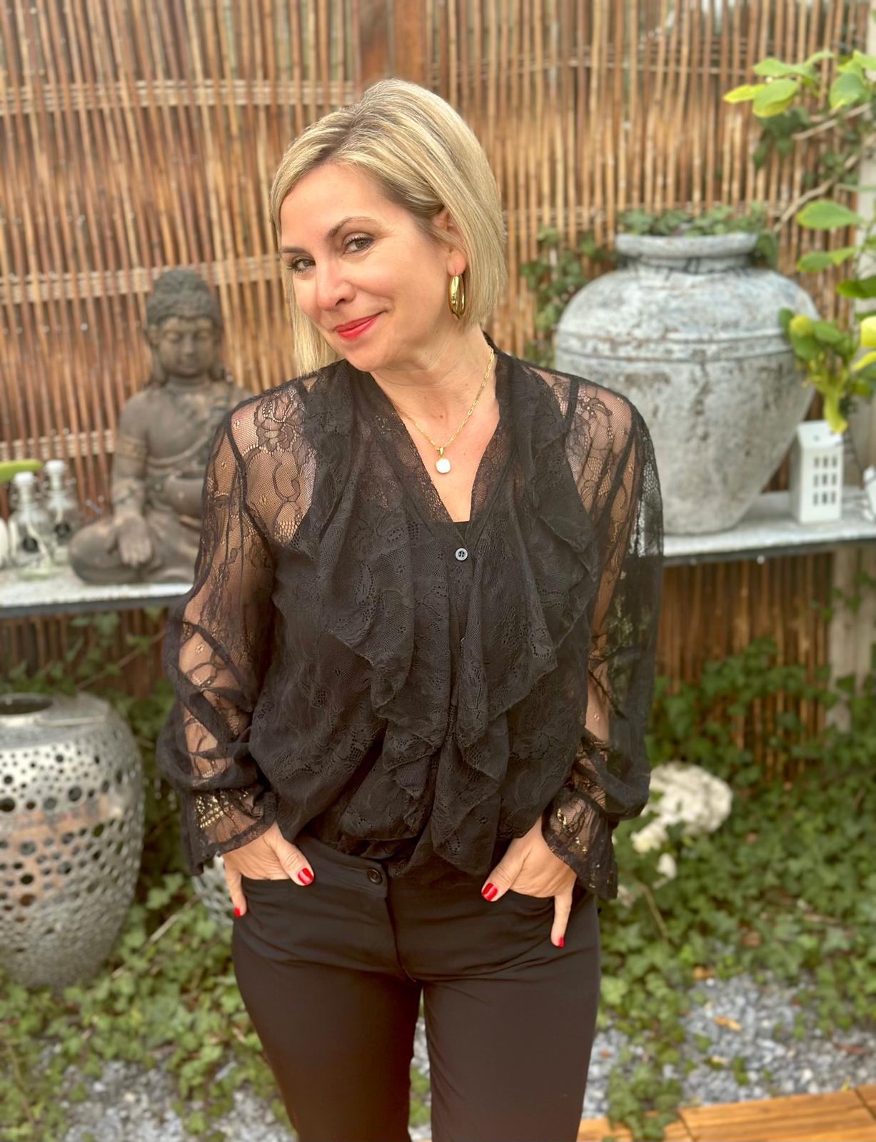 Pure Elegance Spitzenbluse in Schwarz