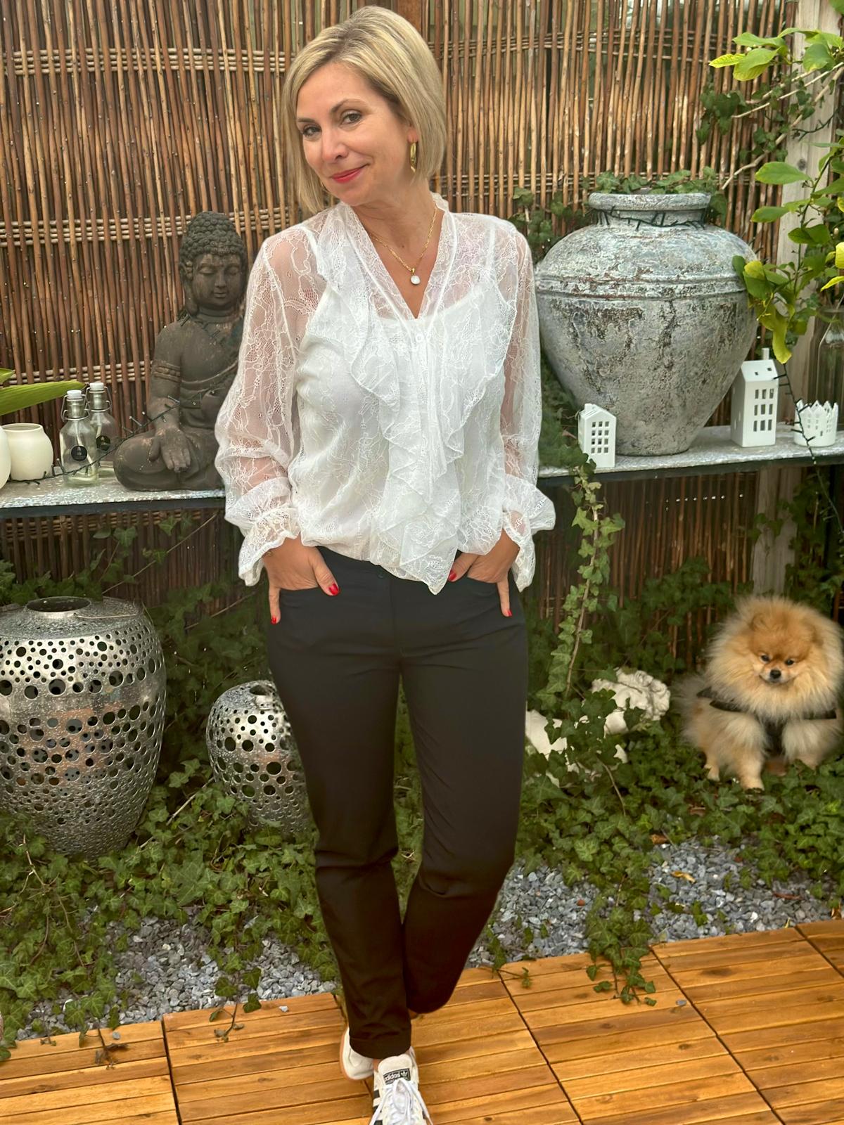 Pure Elegance Spitzenbluse in Weiss