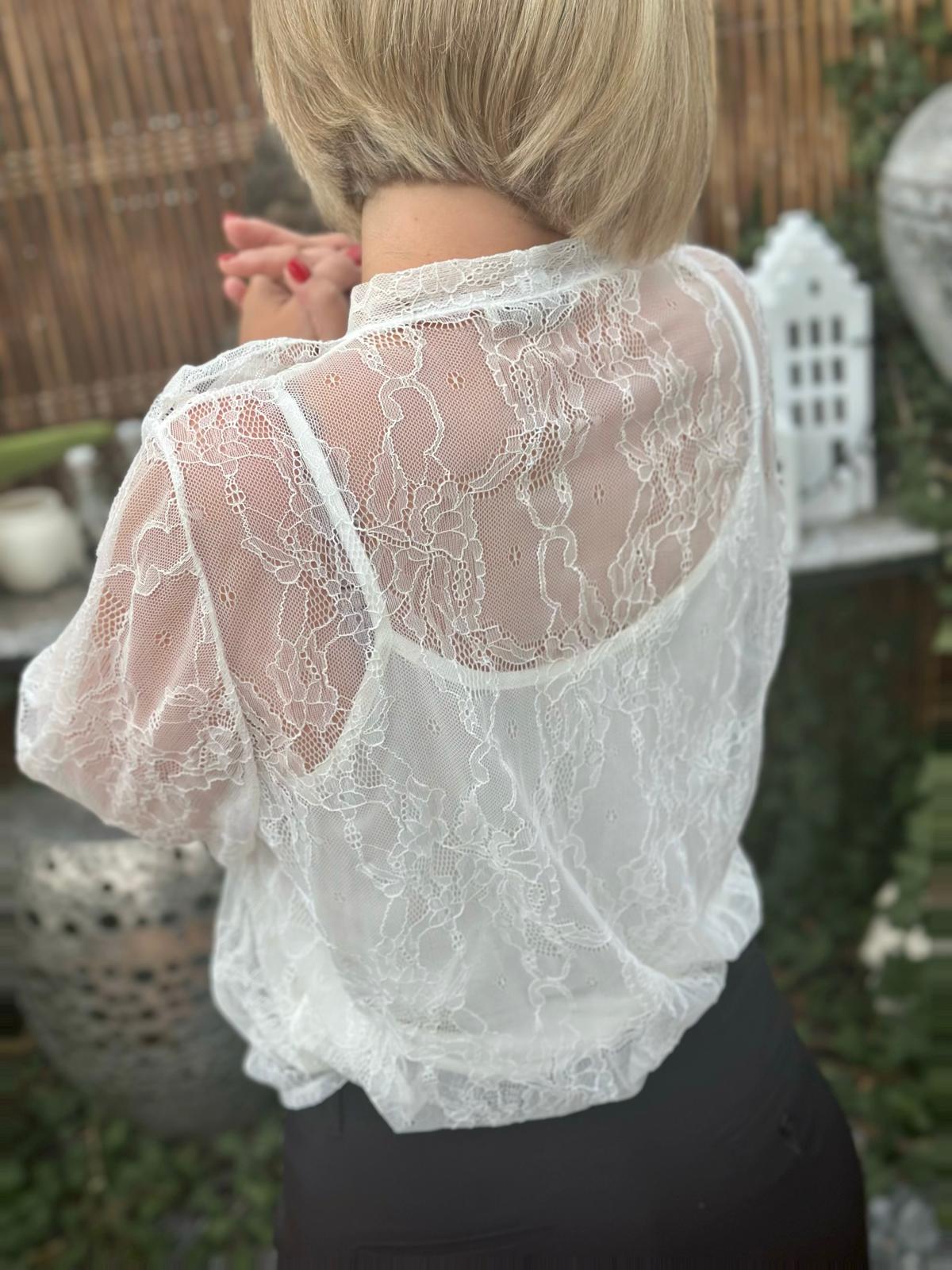 Pure Elegance Spitzenbluse in Weiss