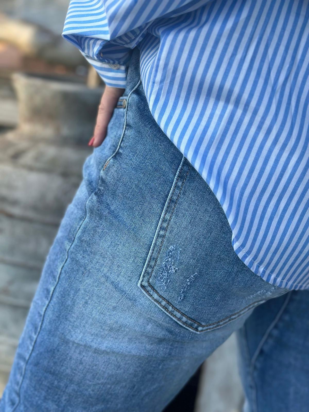 Lässige Everyday Jeans mit Used-Details