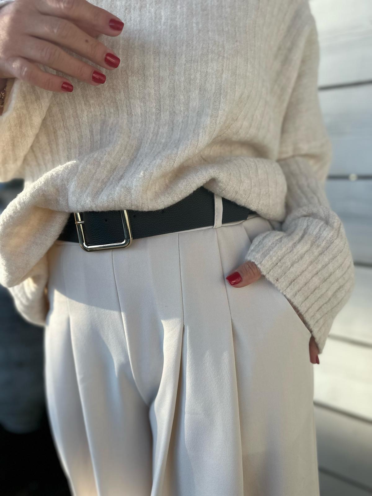 Easy Glam – Fließende High-Waist-Hose in Cremé