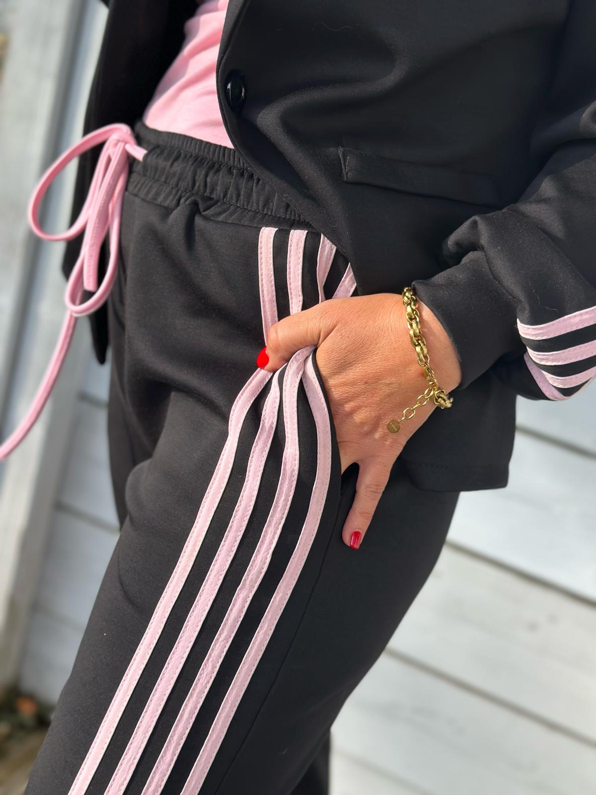 Edler Soft-Blazer mit rosé Streifen in Schwarz