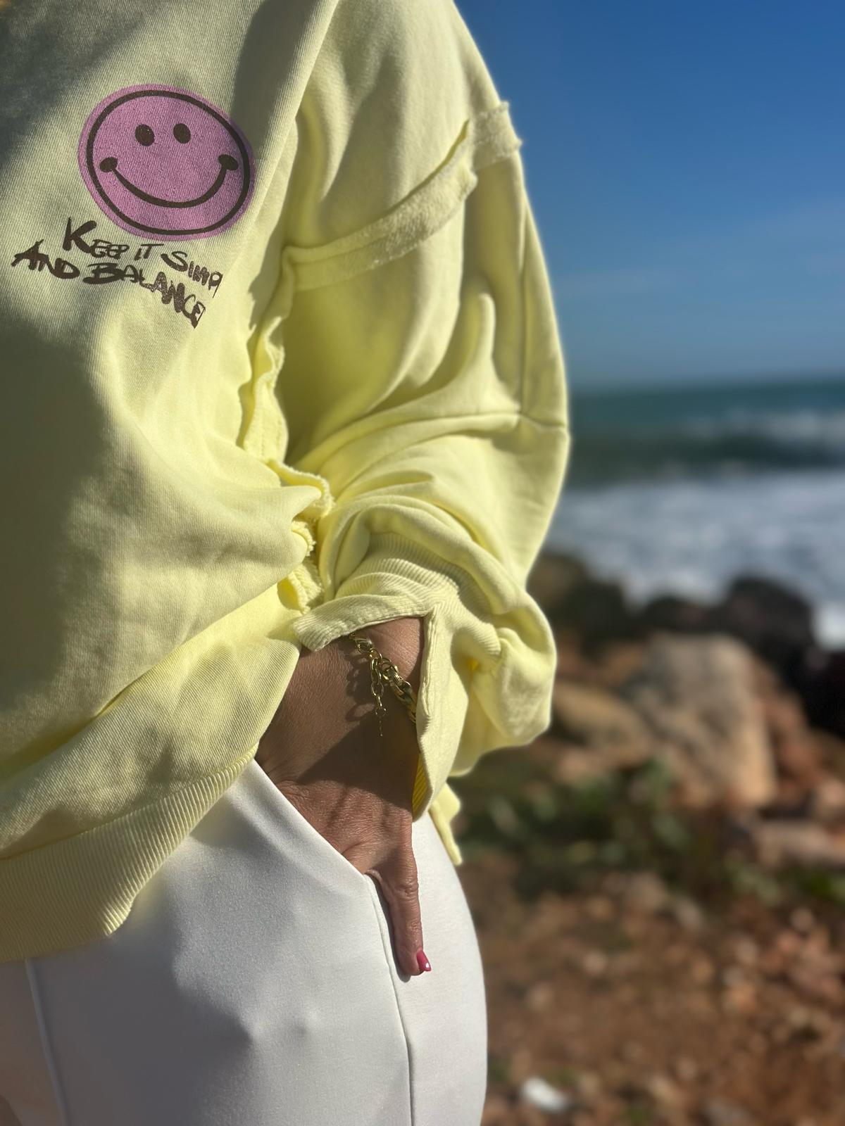 Smile Statement Sweatshirt „Keep it Simple & Balanced“ – PASTELL GELB