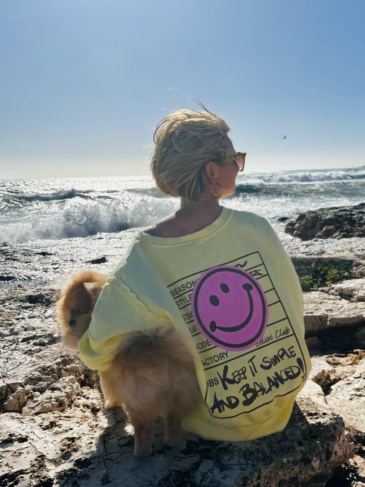 Smile Statement Sweatshirt „Keep it Simple & Balanced“ – PASTELL GELB