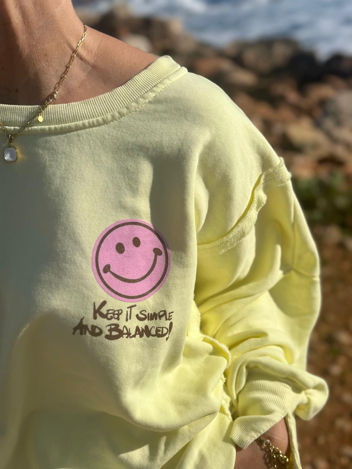 Smile Statement Sweatshirt „Keep it Simple & Balanced“ – PASTELL GELB
