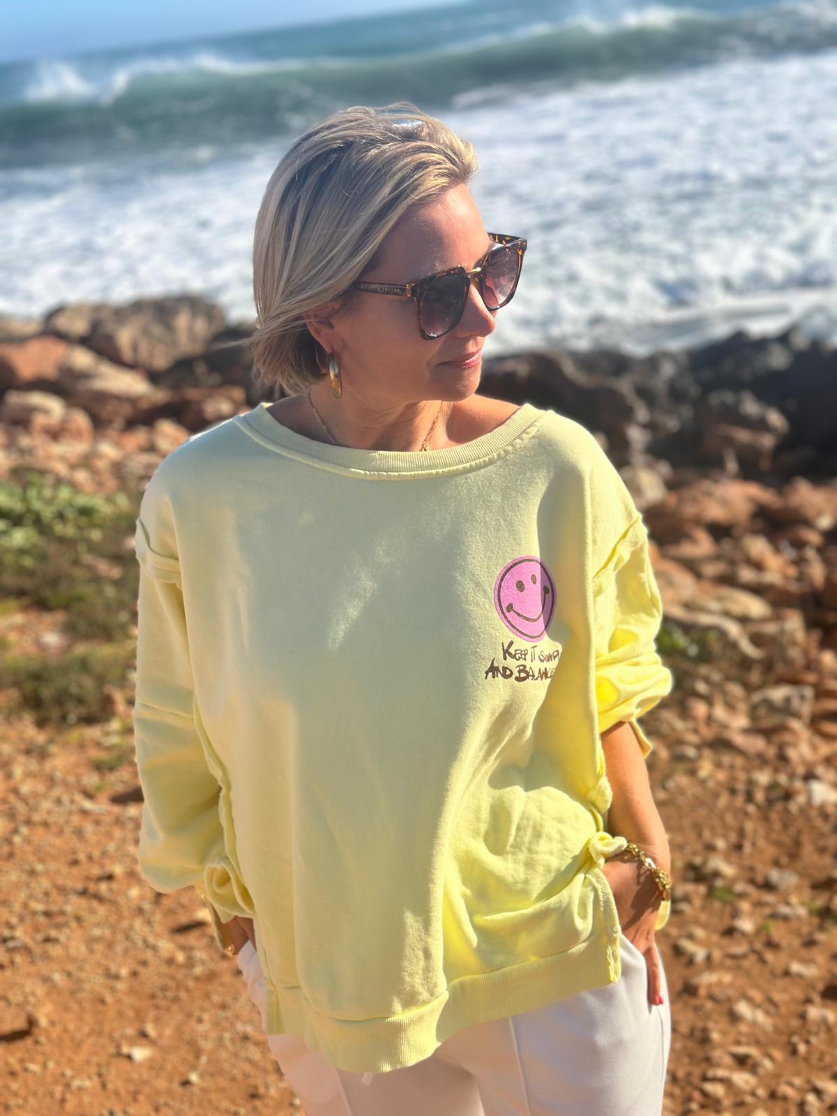 Smile Statement Sweatshirt „Keep it Simple & Balanced“ – PASTELL GELB