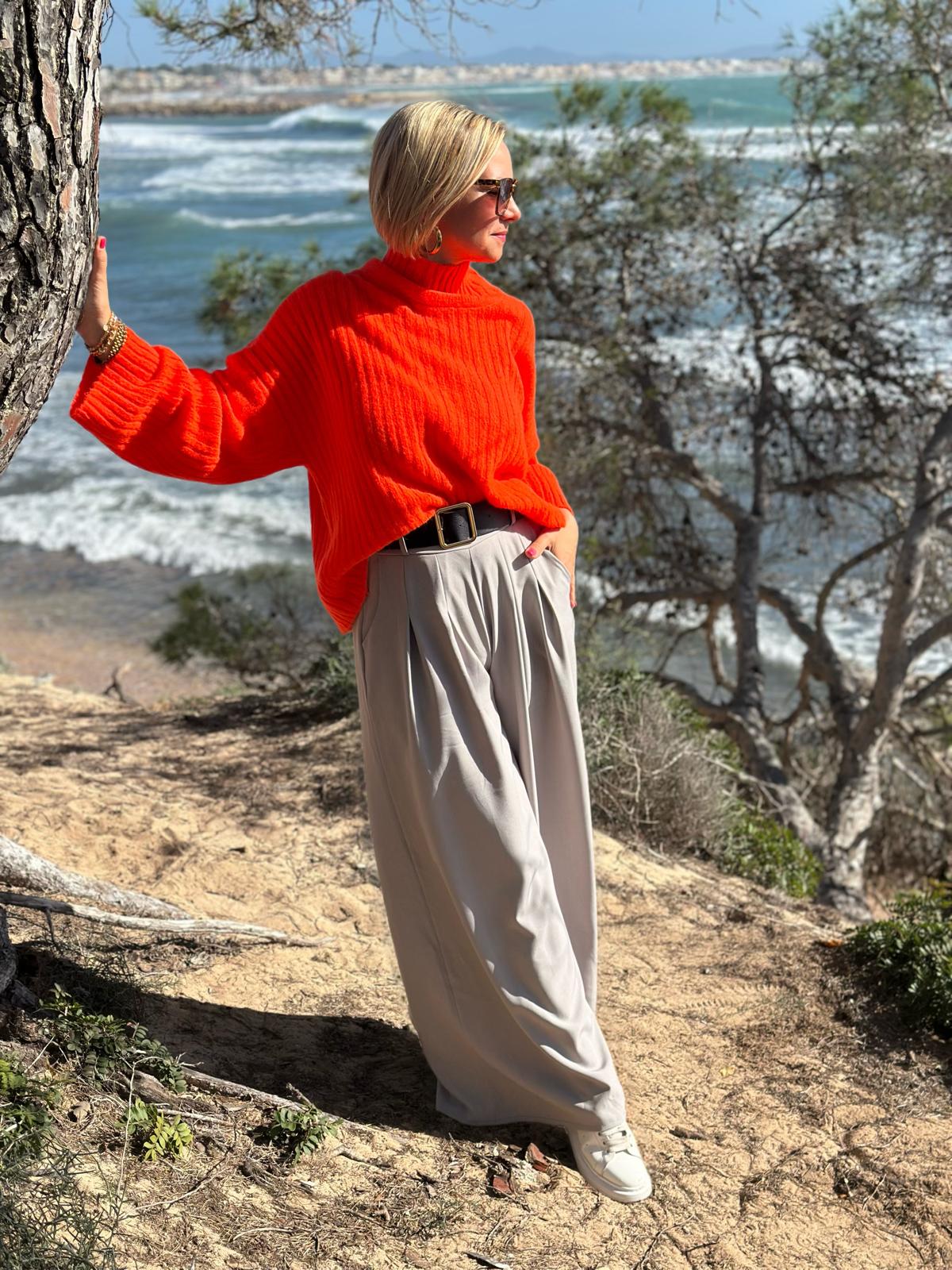 Easy Glam – Fließende High-Waist-Hose in Steingrau