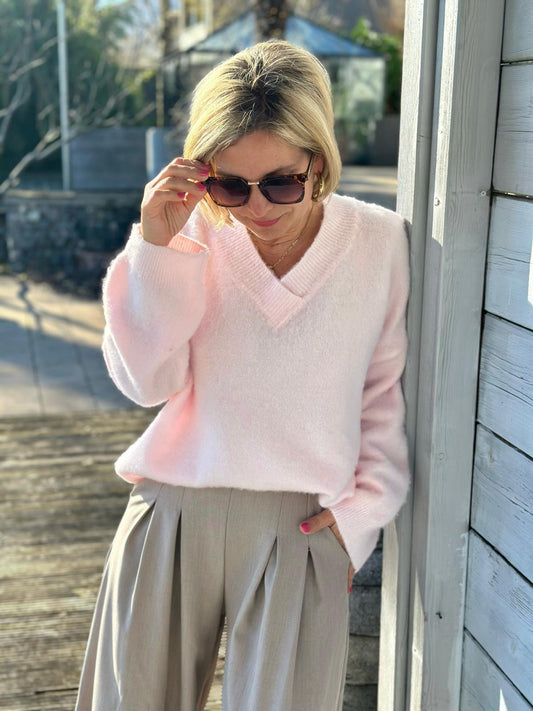 Soft Touch V-Neck Pullover in Rosé