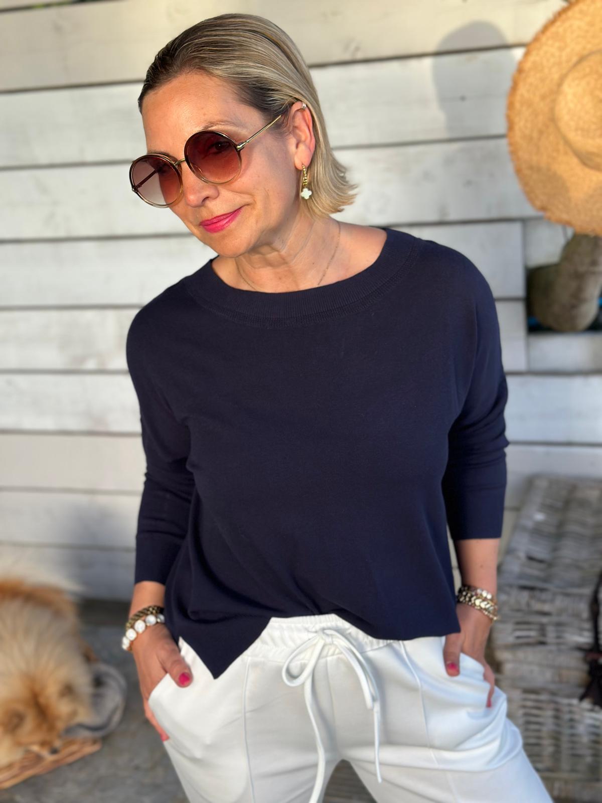 Soft Summer Knit – leichter Langarm-Pullover in Navy