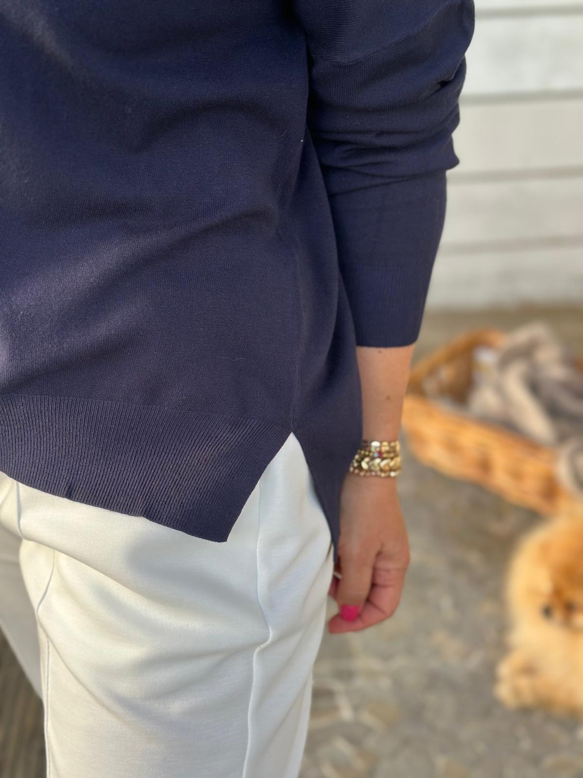 Soft Summer Knit – leichter Langarm-Pullover in Navy