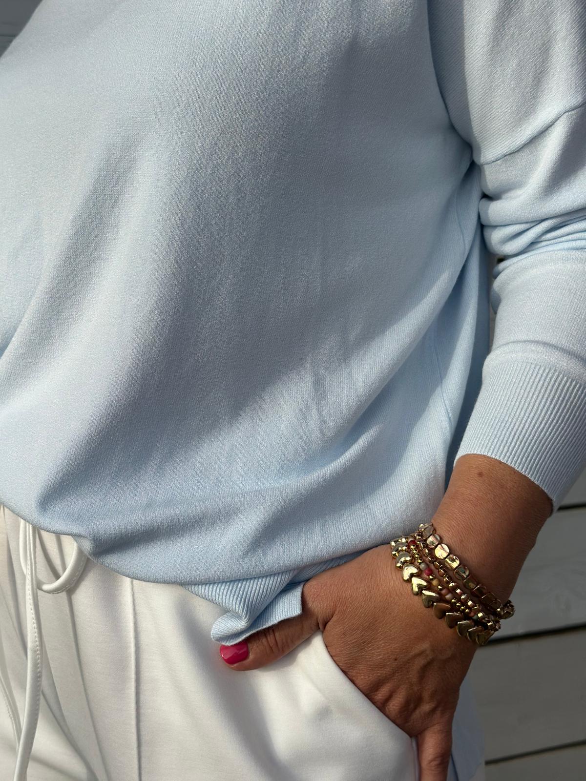 Soft Summer Knit – leichter Langarm-Pullover in Hellblau