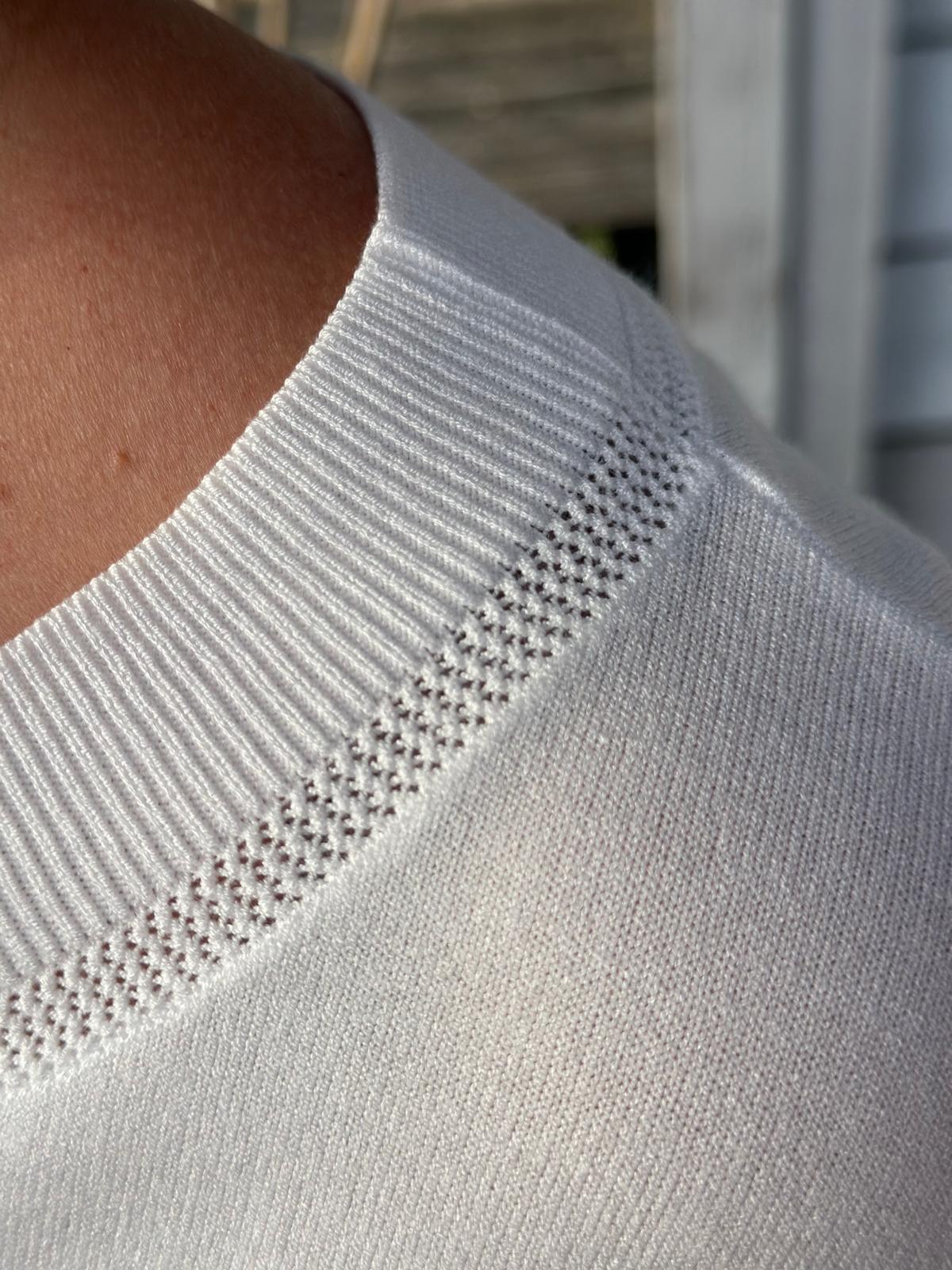 Soft Summer Knit – leichter Langarm-Pullover in Weiss